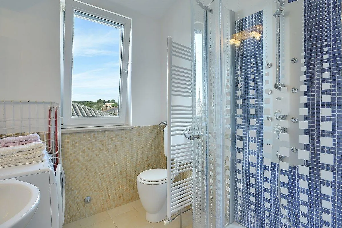 Apartment Valdefora Pula 0*,